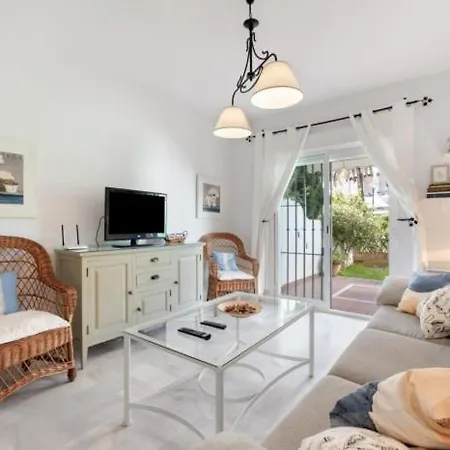 Paraiso Del Golf Free Parking By Staycare Apartment Rota